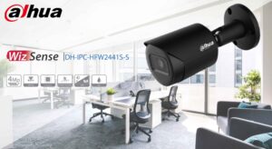 در این تصصویر شاهد دوربین DH-IPC-HFW2441SP-S هستید که از استاندارد IP67 بهره مند است 