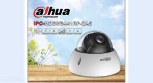 در تصویر دوربین مداربسته داهوا DH-IPC-HDBW3441RP-ZAS-S2 با قابلیت دید در شب تا فاصله 40 متر را مشاهده مینمایید